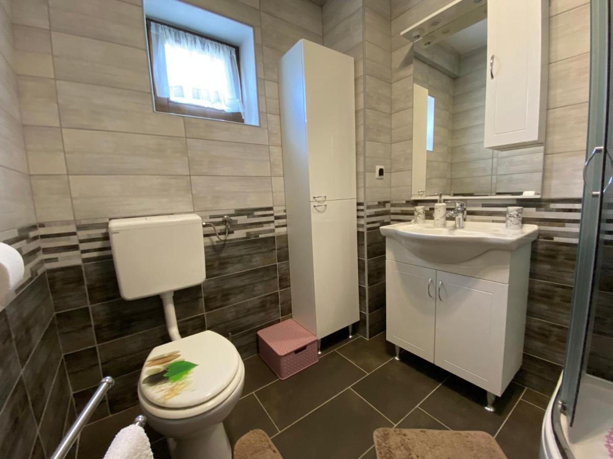 Apartment Liso Seliste Dreznicko Ngoại thất bức ảnh